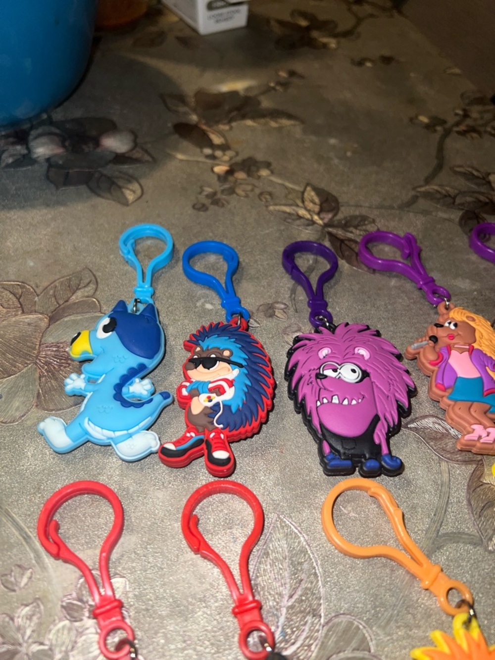 Kids Keychain Toy Set - Assorted Color Character Clips - Picture 2 of 5